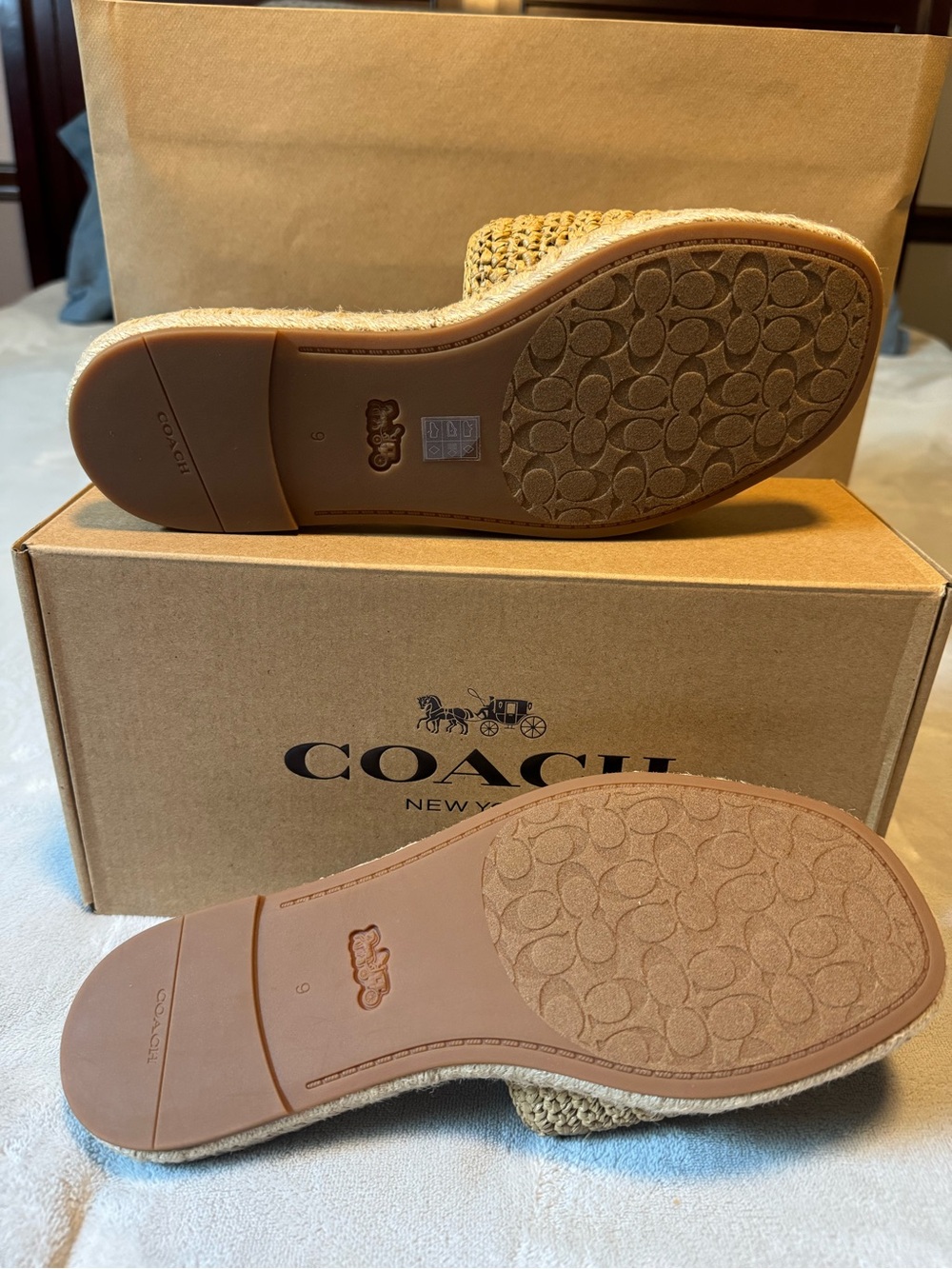 NWT Coach Natural Raffia Slide Sandals with Gold Accent - Picture 2 of 3